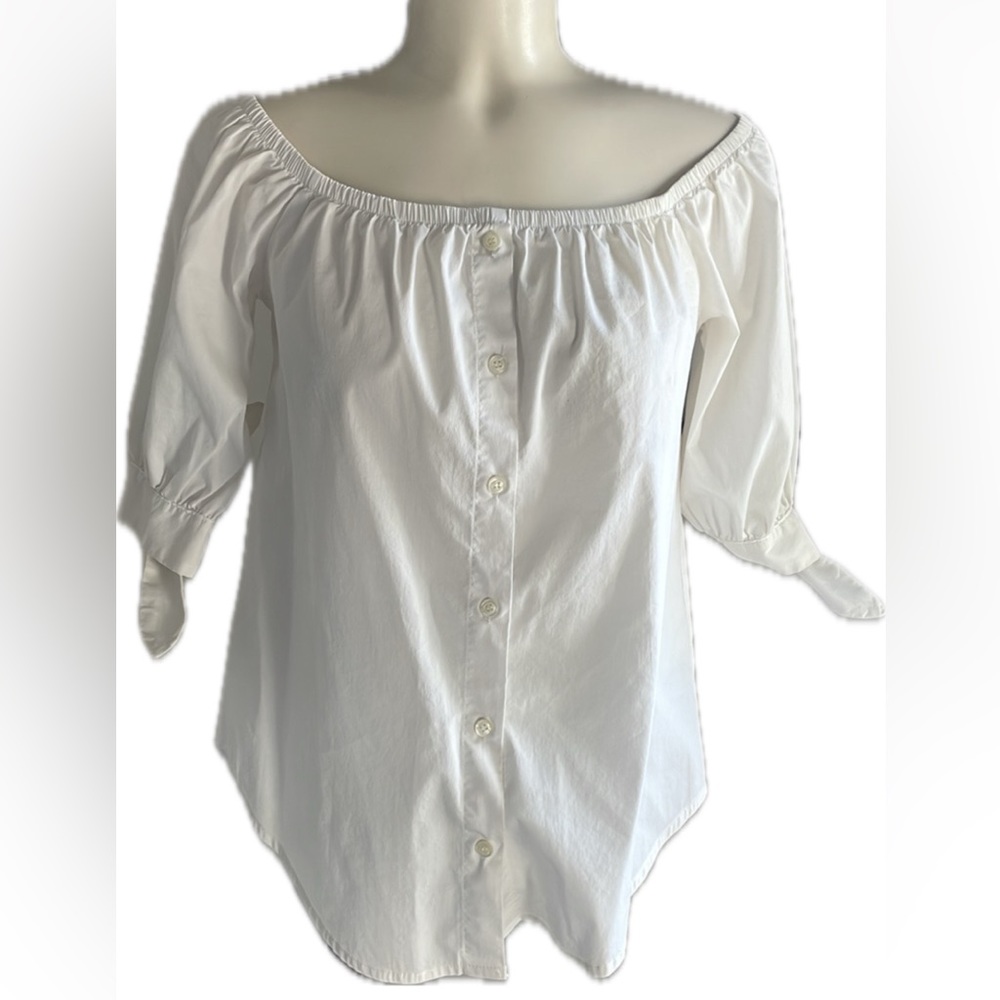 🇨🇦 Brand Preloved White off the shoulders, button down blouse and cuff ties